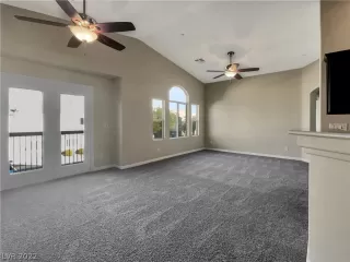 Photo #3: 2461117 Listing