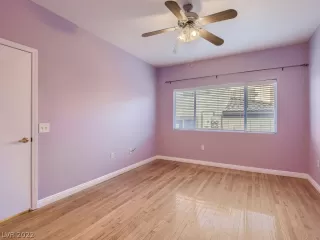 Photo #5: 2461134 Listing