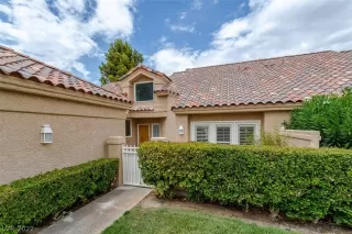 Photo #1: 2461141 Listing