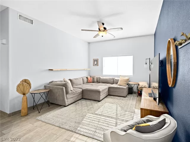 MLS: 2461143 Condo For Sale