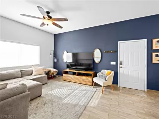 Photo #1: 2461143 Listing