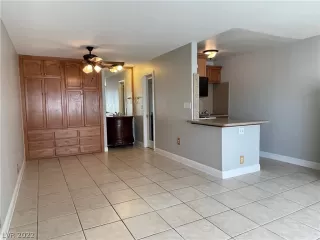 Photo #4: 2461192 Listing 