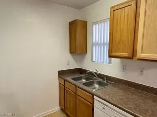 Photo #6: 2461211 Listing 