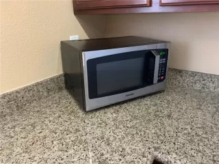 Photo #6: 2461213 Listing