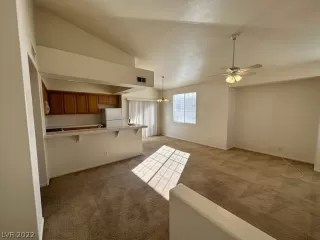 Photo #4: 2461261 Listing 