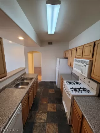 Photo #6: 2461265 Listing 