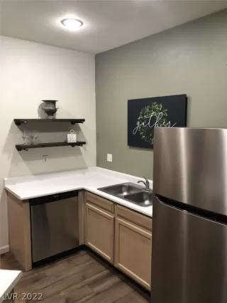 Photo #1: 2461267 Listing