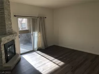 Photo #5: 2461267 Listing