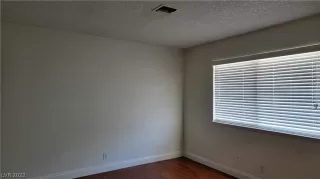 Photo #5: 2461291 Listing 