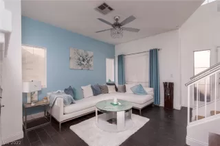 Photo #2: 2461304 Listing 