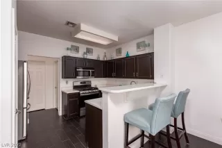 Photo #5: 2461304 Listing 