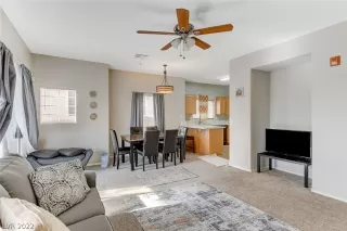 Photo #4: 2461312 Listing