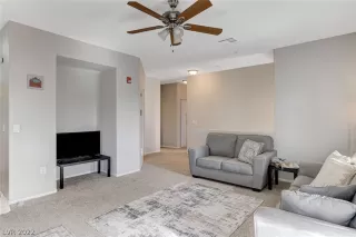 Photo #5: 2461312 Listing