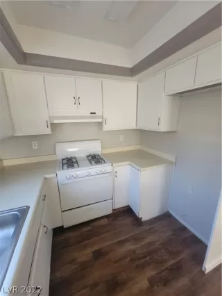 Photo #5: 2461324 Listing