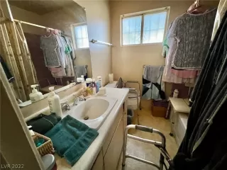 Photo #5: 2461328 Listing