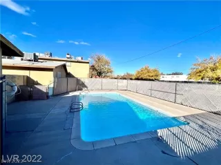 Photo #6: 2461328 Listing