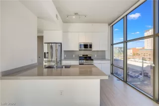 Photo #2: 2461342 Listing