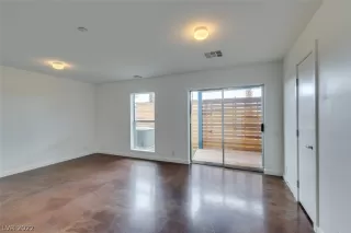 Photo #3: 2461350 Listing
