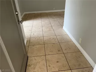 Photo #2: 2461388 Listing 