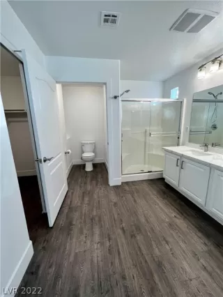 Photo #6: 2461395 Listing