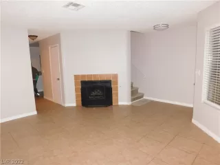 Photo #3: 2461433 Listing