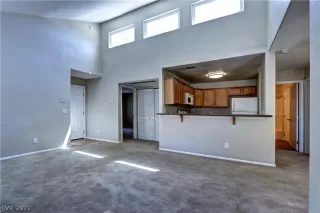 Photo #6: 2461448 Listing