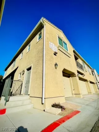 Photo #1: 2461468 Listing 