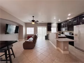 Photo #3: 2461495 Listing 