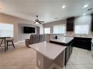 Photo #6: 2461495 Listing 