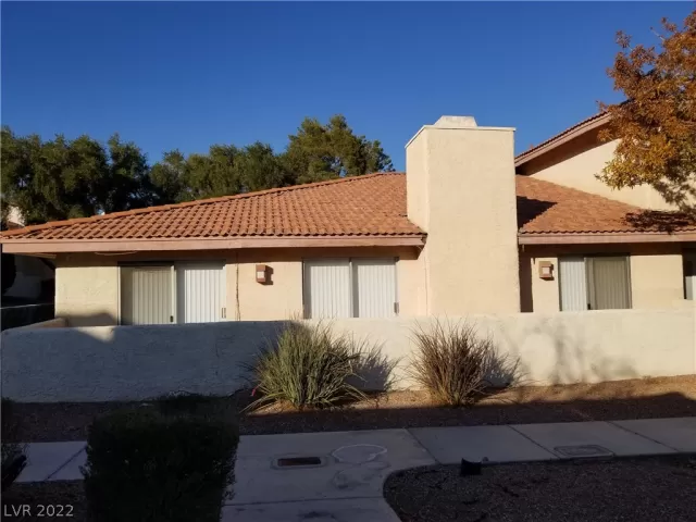 MLS: 2461519 Condo For Sale