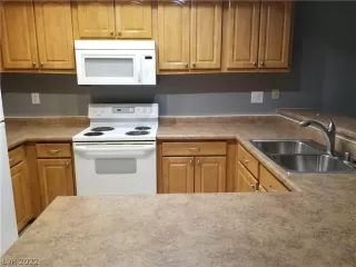 Photo #3: 2461519 Listing 