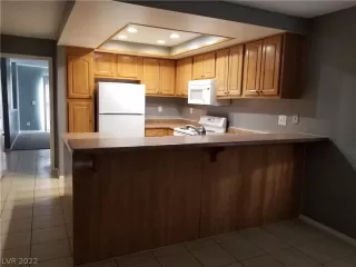 Photo #4: 2461519 Listing 