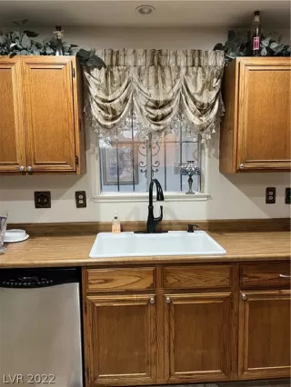 Photo #6: 2461526 Listing 