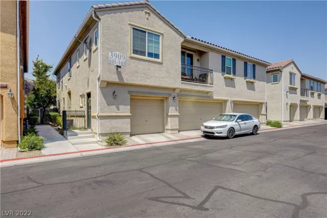 MLS: 2461531 Condo For Sale