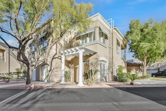 MLS: 2461540 Condo For Sale