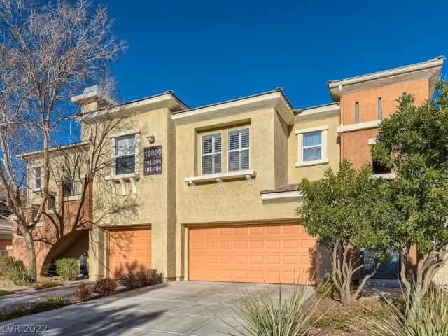 MLS: 2461587 Condo For Sale