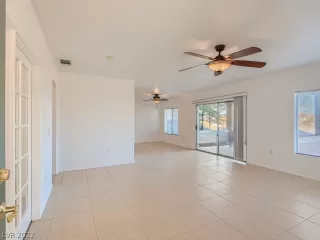 Photo #3: 2461587 Listing