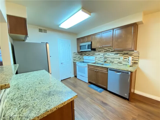 MLS: 2461637 Condo For Sale