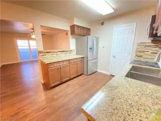 Photo #1: 2461637 Listing 