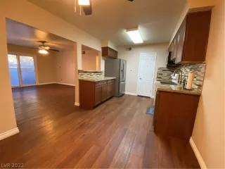 Photo #2: 2461637 Listing 