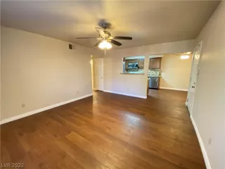 Photo #3: 2461637 Listing 