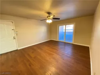 Photo #5: 2461637 Listing 