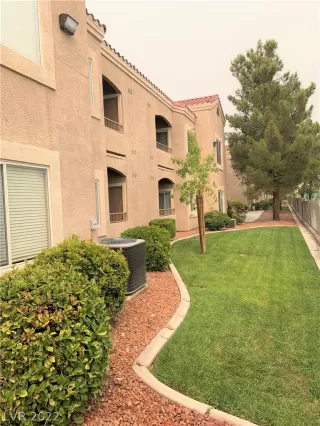 Photo #1: 2461658 Listing 