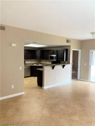 Photo #4: 2461658 Listing 