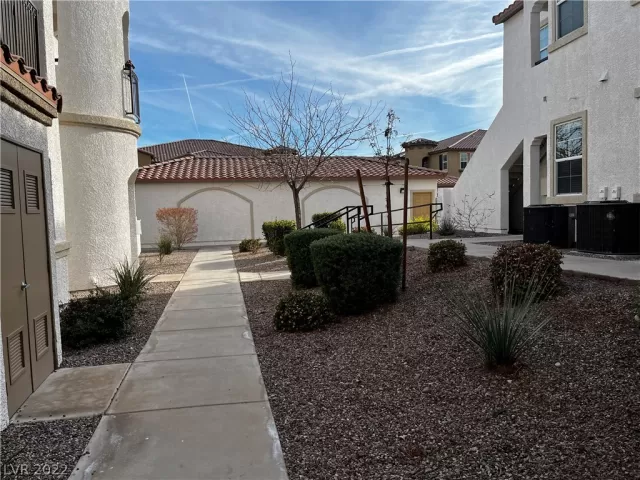 MLS: 2461697 Condo For Sale