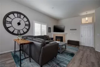 Photo #6: 2461774 Listing 