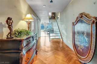 Photo #4: 2461789 Listing