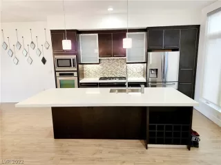 Photo #2: 2461823 Listing 