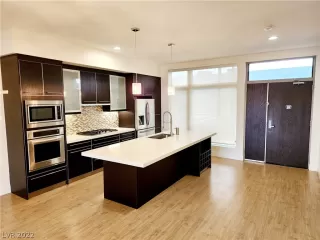 Photo #4: 2461823 Listing 