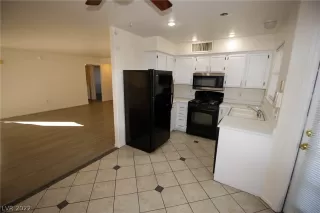 Photo #4: 2461835 Listing 